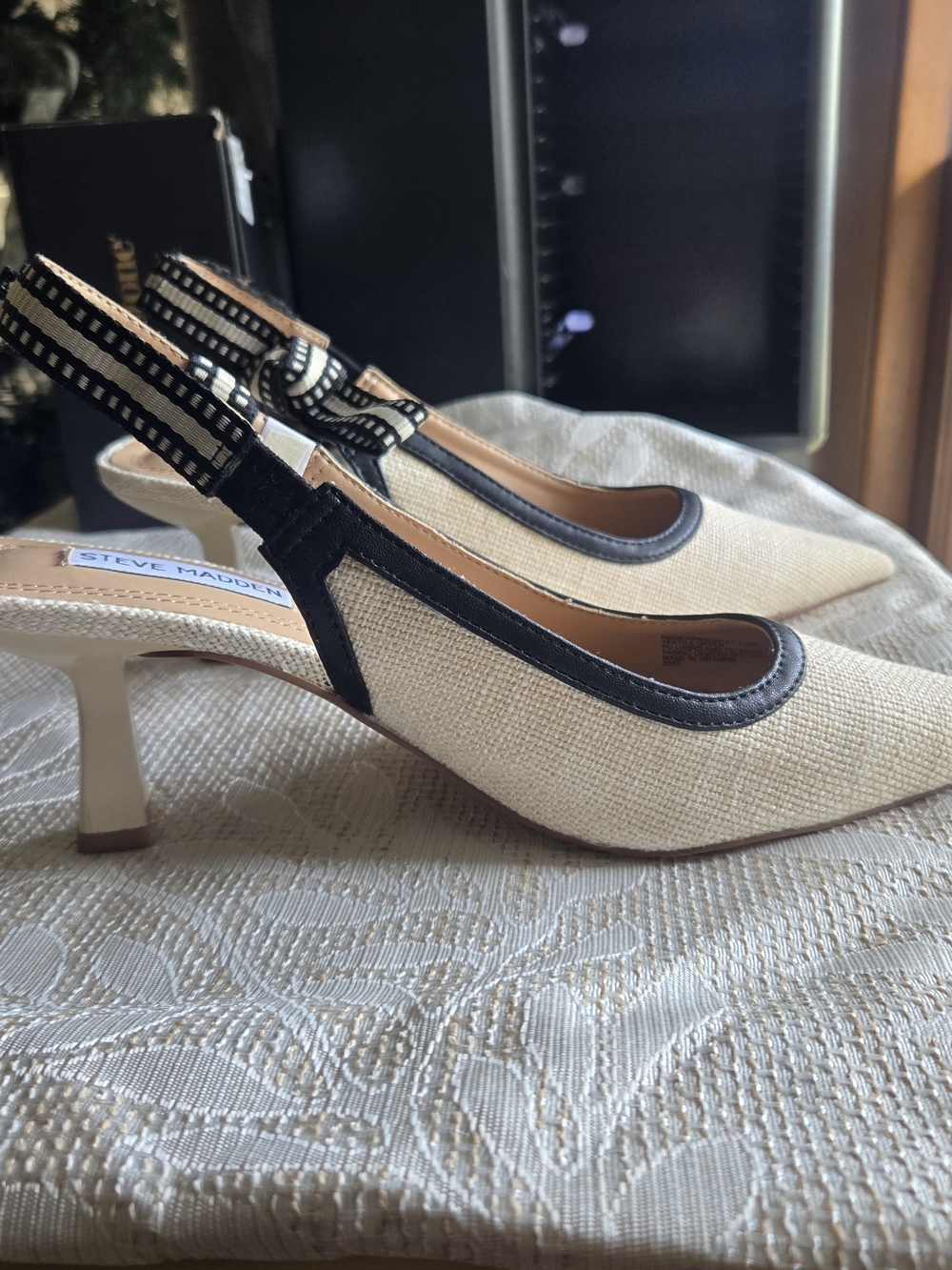 Steve Madden Women's Cream Slingback Pointed-Toe Flats - Picture 5 of 7
